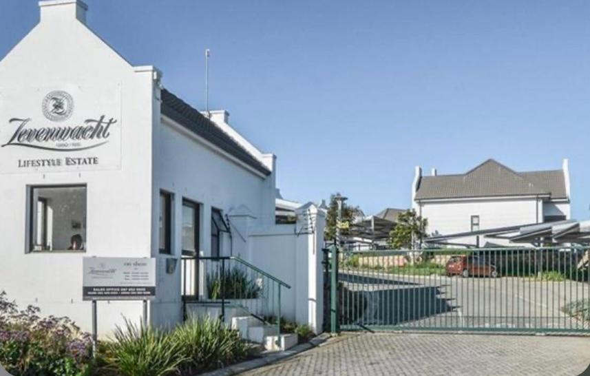 1 Bedroom Property for Sale in Zevenwacht Retirement Village Western Cape